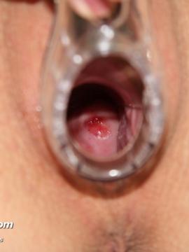 Молодой друг. Серия: Меня изнасиловал друг мужа фото