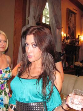 Женщина с колоссальной попой, взгляд в профиль. Женщина заставила лизать пизду фото