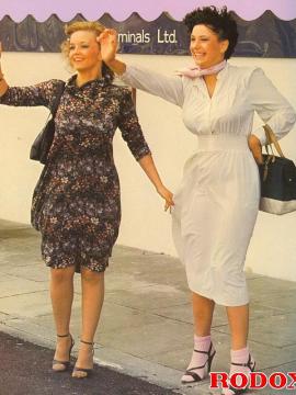 В новой бане с женой и дочерью. Из сборника Мама и сын в бане фото